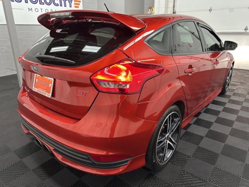 Used 2018 Ford Focus ST w/ Equipment Group 401A image 10