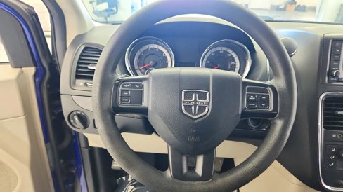 Used 2018 Dodge Grand Caravan SE w/ UConnect Hands-Free Group image 31