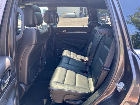 Used 2020 Jeep Grand Cherokee Overland image 18