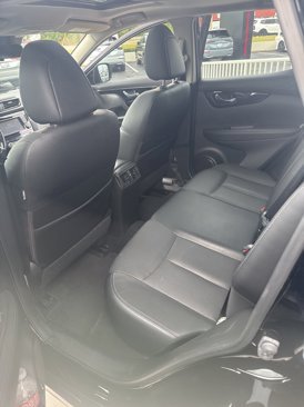 Used 2018 Nissan Rogue Sport SL w/ SL Premium Package image 3