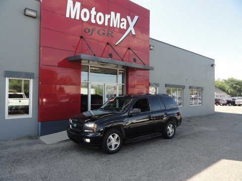 Used 2008 Chevrolet TrailBlazer LT w/ Sun And Sound Package image 1