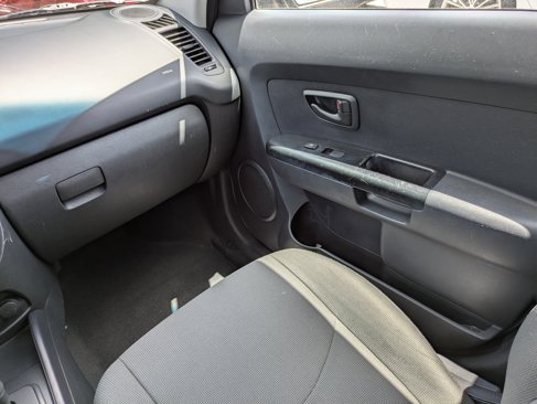 Used 2010 Kia Soul + image 16