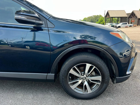 Used 2018 Toyota RAV4 XLE Premium image 38