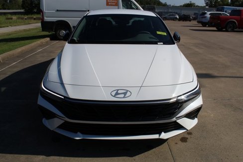 New 2025 Hyundai Elantra Sport image 7