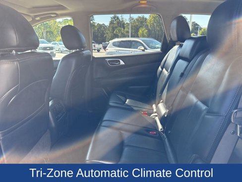 Used 2016 Nissan Pathfinder Platinum image 16