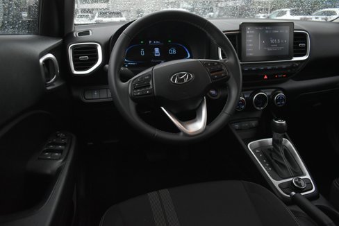 Used 2024 Hyundai Venue SEL image 15