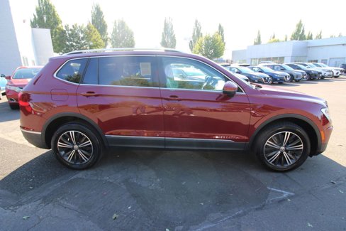 Used 2018 Volkswagen Tiguan SEL w/ 3rd Row Seat Package image 6