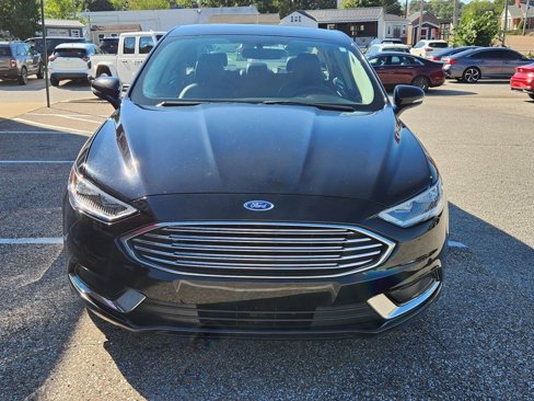 Used 2018 Ford Fusion SE w/ Fusion SE Technology Package image 4