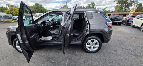 Used 2018 Jeep Compass Latitude w/ Popular Equipment Group image 9