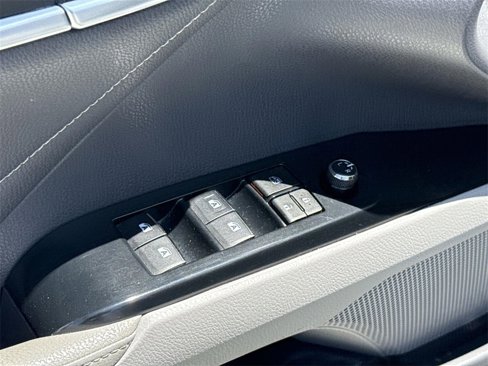 Used 2018 Toyota Camry XSE image 21