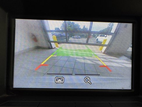 Used 2015 Ford Taurus SEL image 6