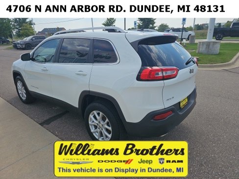 Used 2017 Jeep Cherokee Latitude w/ Cold Weather Group image 8