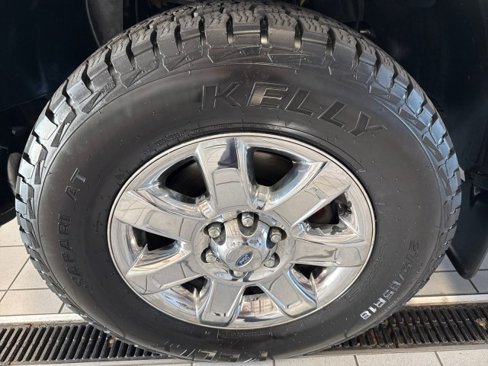 Used 2013 Ford F150 XLT w/ XLT Chrome Pkg image 12