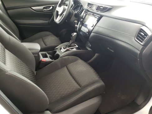 Used 2018 Nissan Rogue S image 12