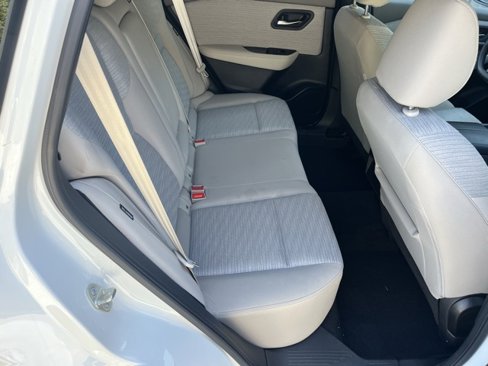 Used 2023 Nissan Rogue SV image 14