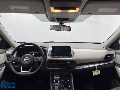 Used 2024 Nissan Rogue SV image 11