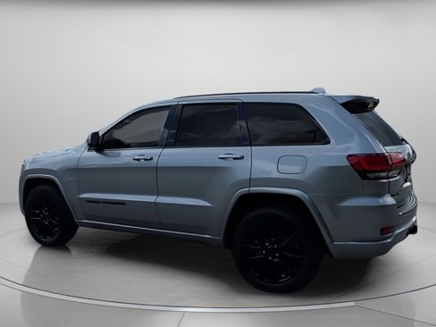 Used 2019 Jeep Grand Cherokee Altitude image 20
