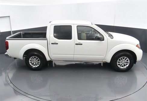 Used 2016 Nissan Frontier SV image 14