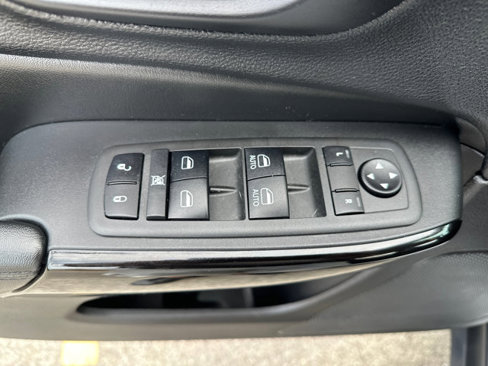 Used 2021 Jeep Cherokee Latitude Plus image 27