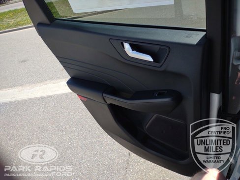 New 2025 Ford Escape SE w/ Class II Trailer Tow Package image 27