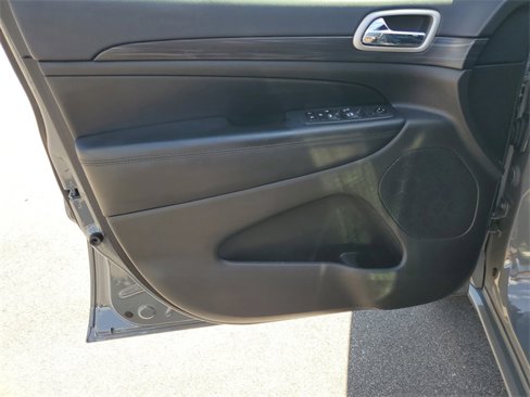 Used 2021 Jeep Grand Cherokee Laredo X image 8