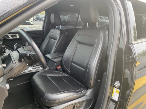 Used 2020 Ford Explorer XLT w/ Equipment Group 202A image 13