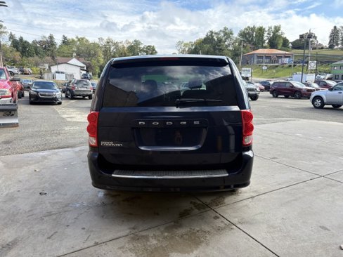 Used 2013 Dodge Grand Caravan SE image 24