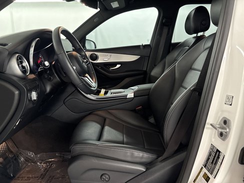 Used 2021 Mercedes-Benz GLC 300 w/ Premium Package image 5