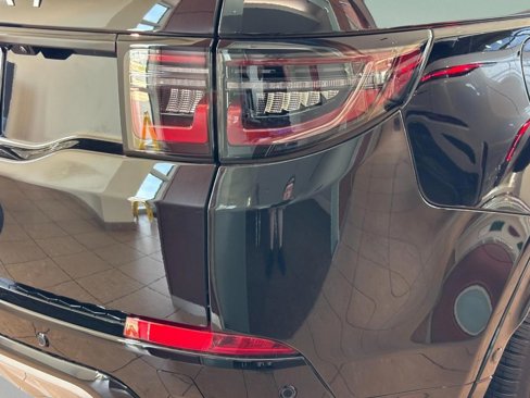 New 2025 Land Rover Discovery Sport S image 41