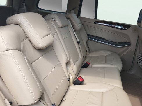 Used 2015 Mercedes-Benz GL 550 4MATIC image 12