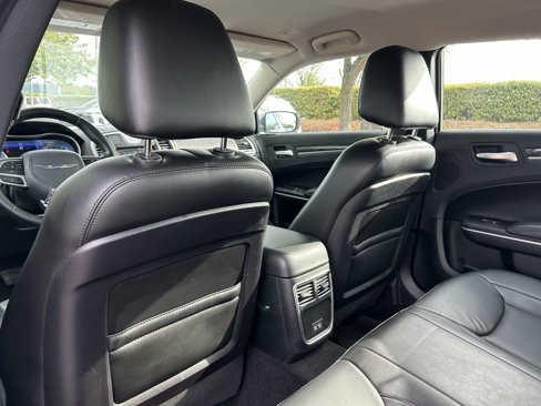 Used 2020 Chrysler 300 Touring L w/ 300 Premium Group image 21