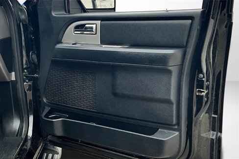 Used 2017 Ford Expedition XLT image 24