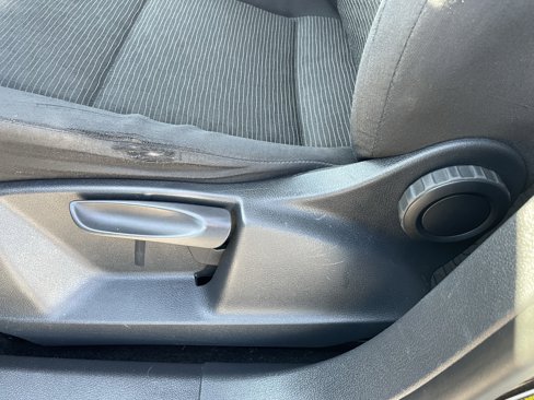 Used 2013 Volkswagen Tiguan S image 7