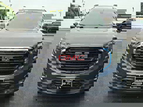 Used 2019 GMC Terrain SLE w/ Driver Convenience Package image 2