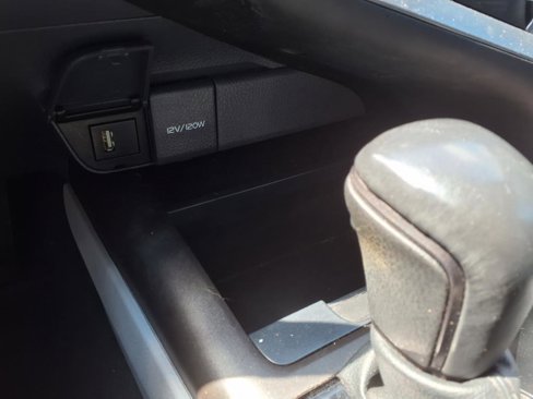 Used 2022 Toyota Camry SE image 9