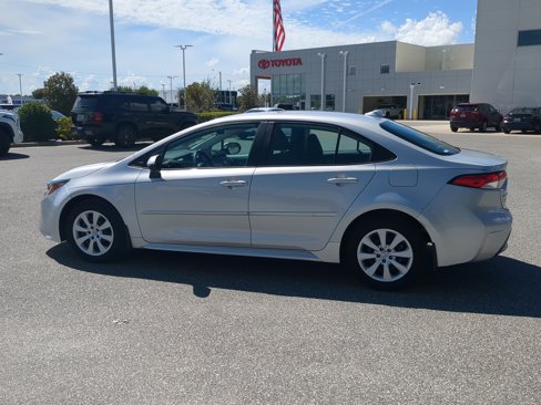 Used 2022 Toyota Corolla LE image 15
