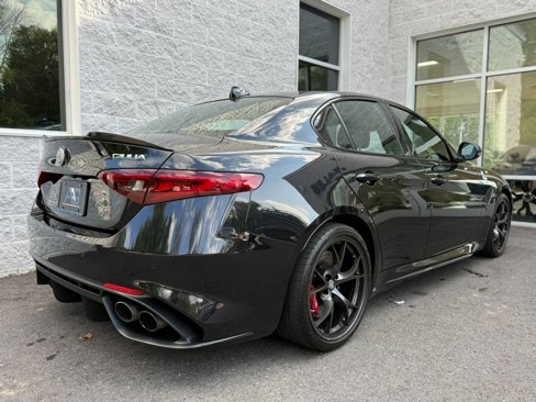 Used 2021 Alfa Romeo Giulia Quadrifoglio image 32