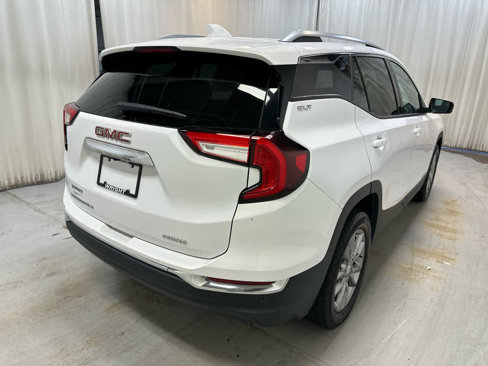 Used 2022 GMC Terrain SLT w/ Infotainment Package II image 11