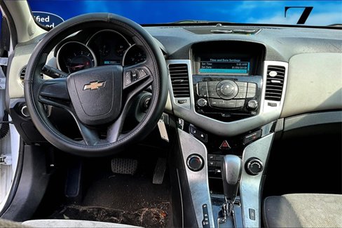 Used 2014 Chevrolet Cruze LS image 5