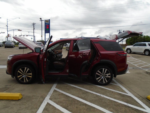 Used 2023 Nissan Pathfinder Platinum image 30