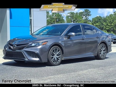 Used 2022 Toyota Camry SE image 1