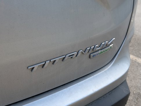 Used 2019 Ford Edge Titanium image 3