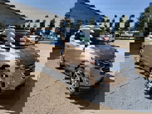Used 2019 Chevrolet Equinox Premier image 1