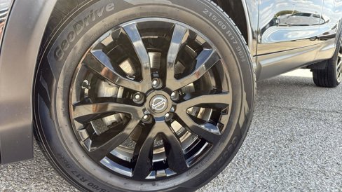 Used 2021 Nissan Rogue Sport S image 9