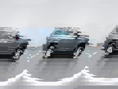 New 2025 Jeep Grand Cherokee L Laredo w/ Trailer Tow Package image 9