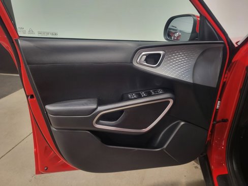 Used 2022 Kia Soul LX image 20