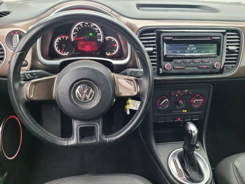 Used 2013 Volkswagen Beetle 2.5 image 22