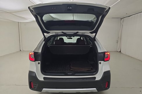 Used 2020 Subaru Outback Touring XT image 28