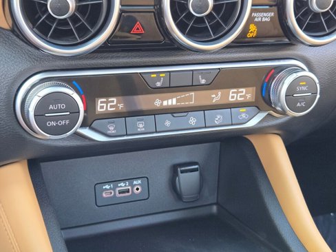 Used 2020 Nissan Sentra SV w/ SV Premium Package image 29