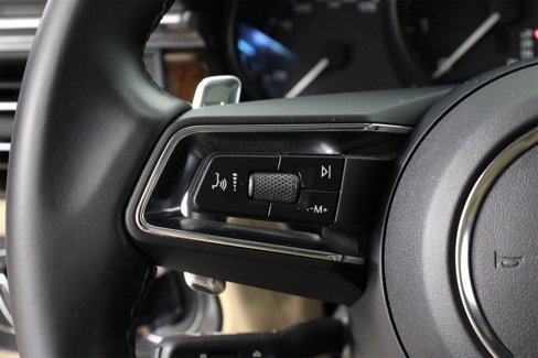 Certified 2024 Porsche Macan image 14